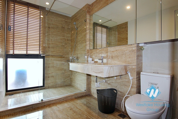 A 4 bedroom apartment with stunning lake view on Xuan dieu, Tay ho, Ha noi